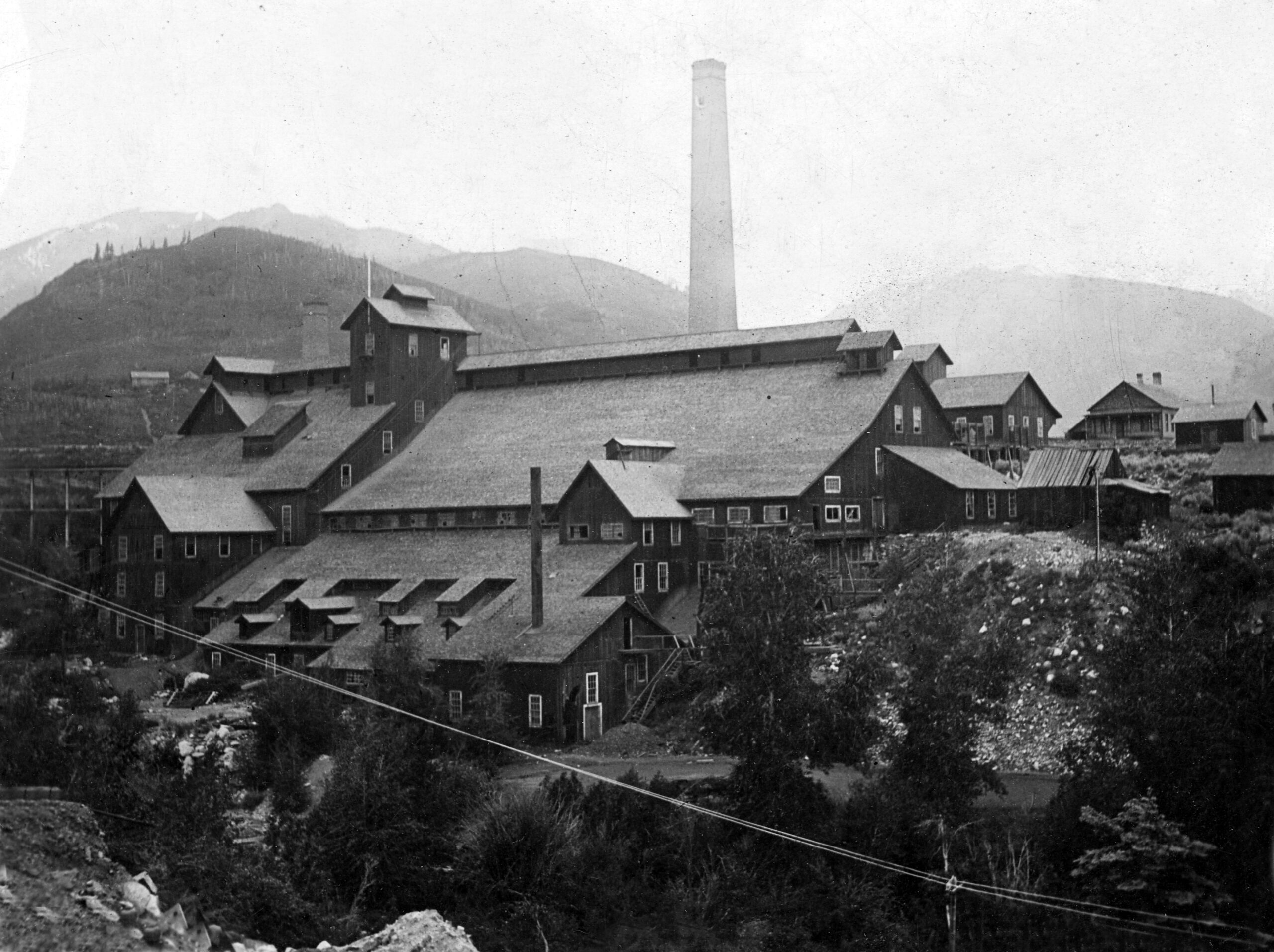 One b/w photograph of the Holden Lixiviation Plant, circa 1900.