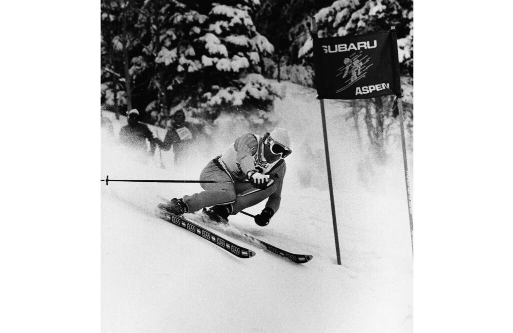 One b/w photograph of Ingemar Stenmark (Sweden) during a Winternational World Cup Giant Slalom in the early 1980s. Probably 1981 or 1983 because it is snowing.